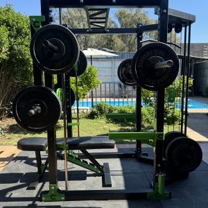Monster Smith multifuncional C303 ( 100kg en discos olímpicos + barra libre + Banco con niveles )